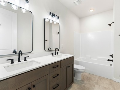 Coastal design, modern finishes, and versatile investment - photo 11