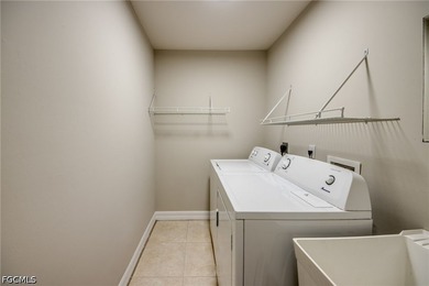 This duplex has it all. Each unit has 3 bedrooms, 2 bath, 2 car - photo 20