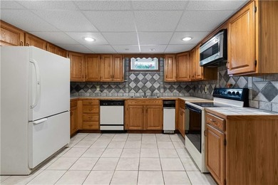 Welcome to this stunning 3-bedroom, 2-full-bath ranch offering - photo 20