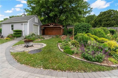 Welcome to this stunning 3-bedroom, 2-full-bath ranch offering - photo 27