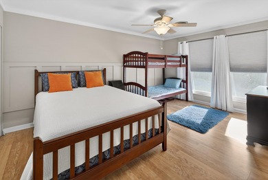 A wonderful opportunity to own a move-in-ready, upstairs condo - photo 29