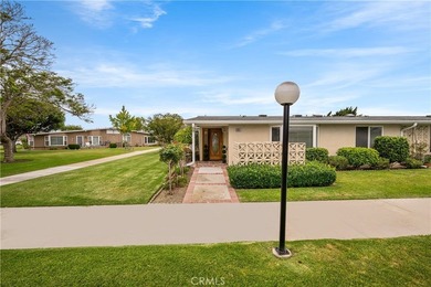 IMMACULANT 2 bedroom 1 1/2 bath corner unit in Mutual 10! This - photo 4