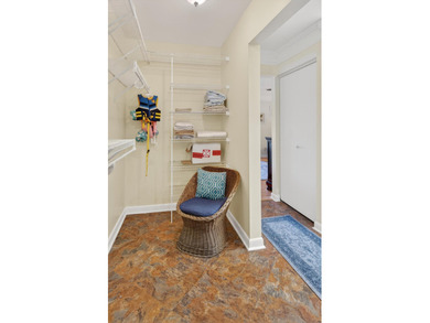 A wonderful opportunity to own a move-in-ready, upstairs condo - photo 35