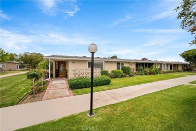 IMMACULANT 2 bedroom 1 1/2 bath corner unit in Mutual 10! This - photo 5