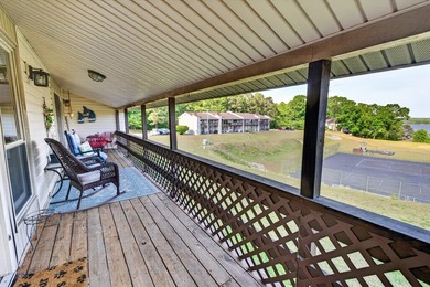 A wonderful opportunity to own a move-in-ready, upstairs condo - photo 36