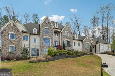 Stunning 9,900 sq ft custom estate located in a prestigious - photo 2
