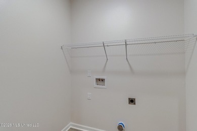 Brand-new construction located on a desirable corner lot in Gulf - photo 16