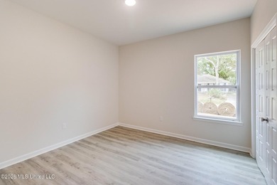 Brand-new construction located on a desirable corner lot in Gulf - photo 17
