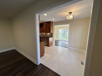 Welcome to this beautiful 1st floor, end unit. This coveted - photo 17