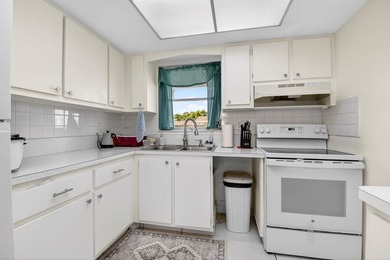 Welcome to this beautifully updated 2-bedroom, 2-bathroom - photo 17