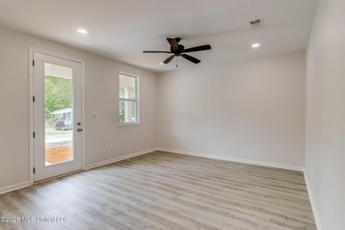 Brand-new construction located on a desirable corner lot in Gulf - photo 19
