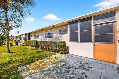 Welcome to this beautifully updated 2-bedroom, 2-bathroom - photo 31