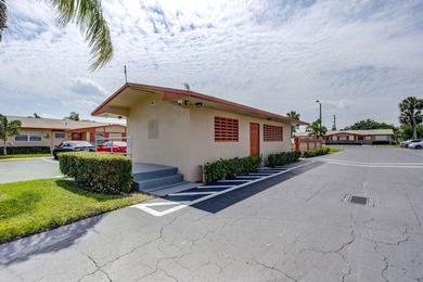 Welcome to this beautifully updated 2-bedroom, 2-bathroom - photo 37