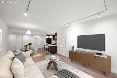 Open layout with XL living area and spacious bedrooms with TONS - photo 3