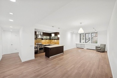 Open layout with XL living area and spacious bedrooms with TONS - photo 6
