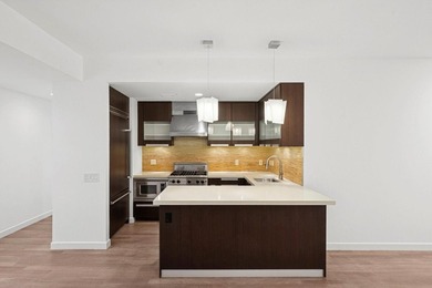Open layout with XL living area and spacious bedrooms with TONS - photo 8
