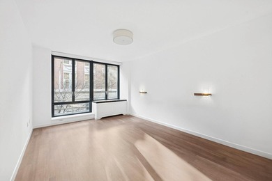 Open layout with XL living area and spacious bedrooms with TONS - photo 10
