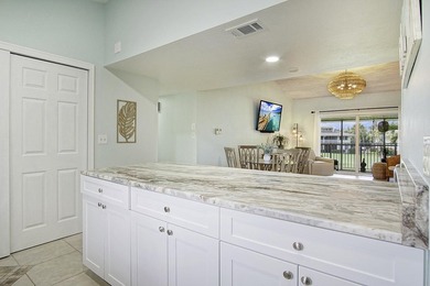 Gorgeous 2 bed, 2 bath, 2nd floor condo overlooking the 8th - photo 6