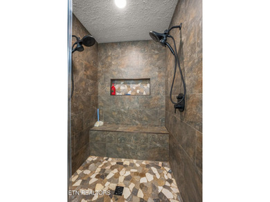 Welcome to this charming 3 bedroom, 2.5 bath home located within - photo 18