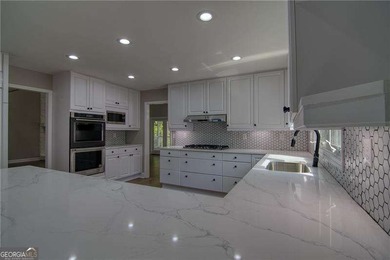 This stunning contemporary home offers modern elegance and - photo 19