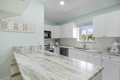 Gorgeous 2 bed, 2 bath, 2nd floor condo overlooking the 8th - photo 10