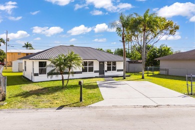 Lake Okeechobee Home For Sale in Belle Glade Florida
