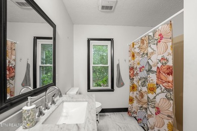 Welcome to this charming 3 bedroom, 2.5 bath home located within - photo 27