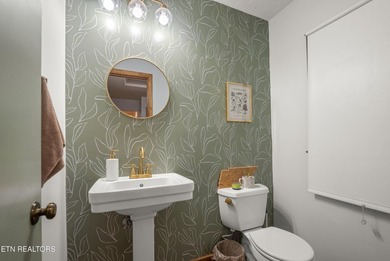 Welcome to this charming 3 bedroom, 2.5 bath home located within - photo 31