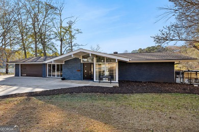 Lake Home For Sale in Newnan, Georgia
