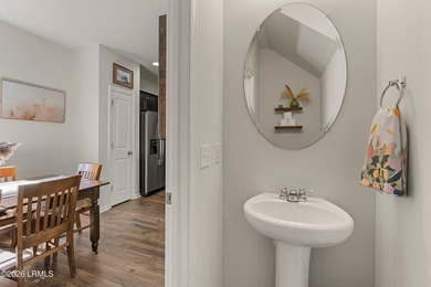 Welcome to sought-after Shadow Moss, where comfort, convenience - photo 12