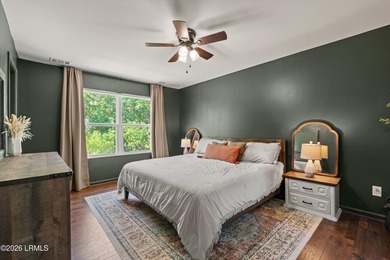 Welcome to sought-after Shadow Moss, where comfort, convenience - photo 14