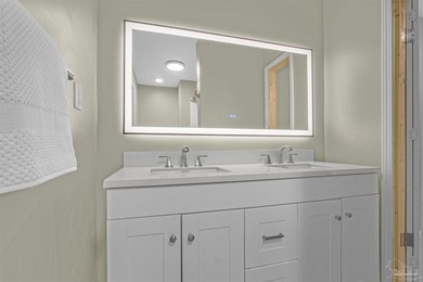 Beautifully renovated, fully furnished, and move-in ready! - photo 15