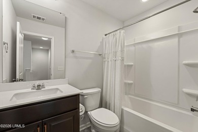 Welcome to sought-after Shadow Moss, where comfort, convenience - photo 18