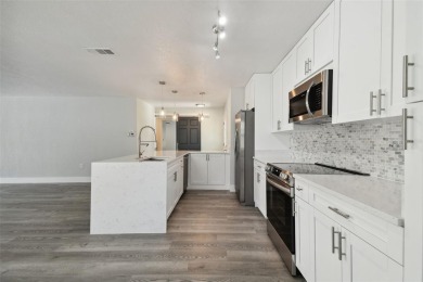Welcome to your waterfront life; this spectacular 3 bedroom, 2 - photo 22