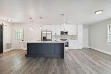 Welcome to your waterfront life; this spectacular 3 bedroom, 2 - photo 24