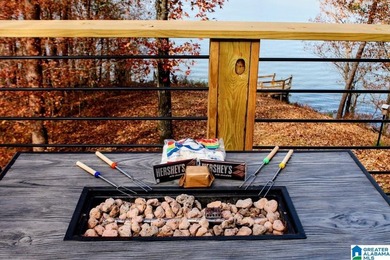 This newly renovated cottage offers privacy, year-round deep - photo 7