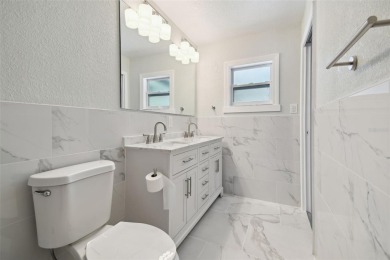 Welcome to your waterfront life; this spectacular 3 bedroom, 2 - photo 27