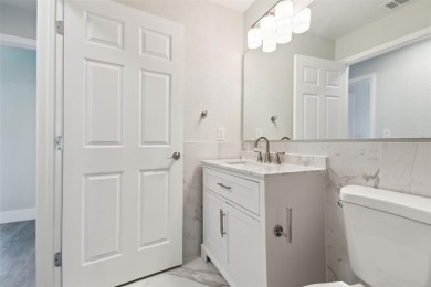 Welcome to your waterfront life; this spectacular 3 bedroom, 2 - photo 32