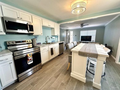 Beautifully renovated, fully furnished, and move-in ready! - photo 32