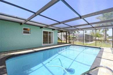 Welcome to your waterfront life; this spectacular 3 bedroom, 2 - photo 43