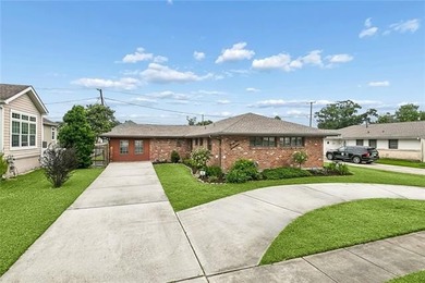 Gorgeous & well-maintained property awaits new owner! Charming - photo 2