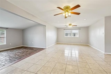 Gorgeous & well-maintained property awaits new owner! Charming - photo 4