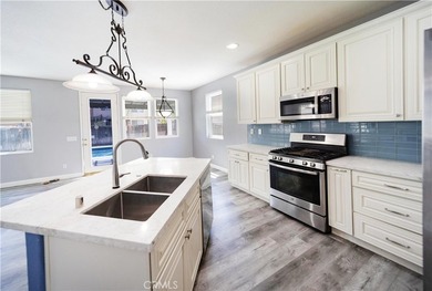 POOL - SPA - LOFT - 4 BEDROOMS - 3 BATHS Welcome to this - photo 18