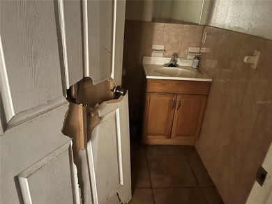 Short Sale. Great opportunity to own or lease a well-located - photo 7