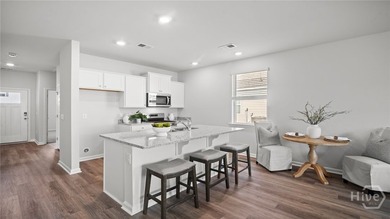 MOVE-IN READY!!!!SERENE POND VIEW & STEPS FROM FUTURE AMMENITY - photo 4