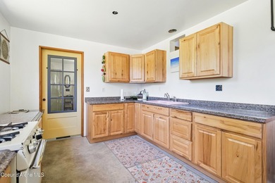 Behold a scarce opportunity with large acreage! This stunning - photo 3