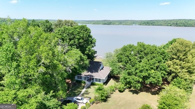 Great home on the best part of Lake Oconee facing the National - photo 3