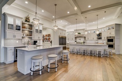 Discover this beautiful and luxurious lakeside retreat in