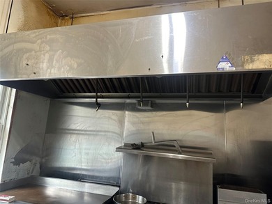 Great opportunity to own a deli/restaurant in a high-traffic - photo 18