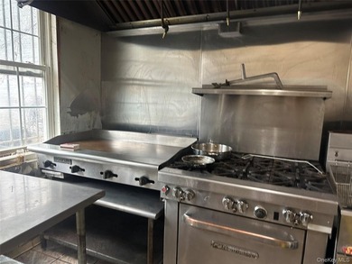 Great opportunity to own a deli/restaurant in a high-traffic - photo 29